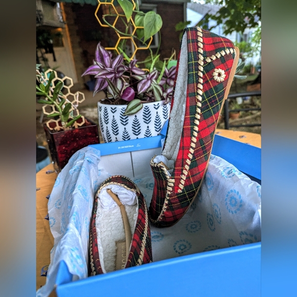 NWT/BOX 🎁JACK ROGERS ⭐Ltd Ed⭐ sherpa lined MILLIE MOCCASINS🎄sz 9🎄PLAID/GOLD🎁 - Picture 6 of 10